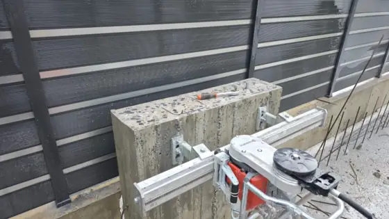 Οριζόντια κοπή τοιχίου από οπλισμένο σκυρόδεμα με τοιχοπρίονο ράγας