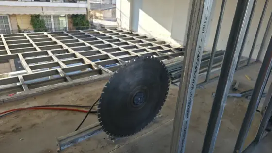 Τοιχοπρίονο ράγας με διαμαντοφόρο δίσκο